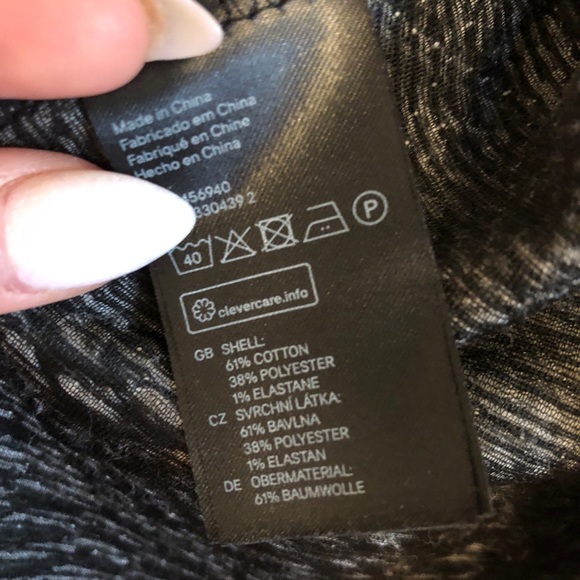 H&M • Black & White Aztec Printed Cardigan - Picture 3 of 4